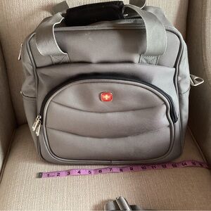 15”Swiss Gear Travel Carry on Bag,like new